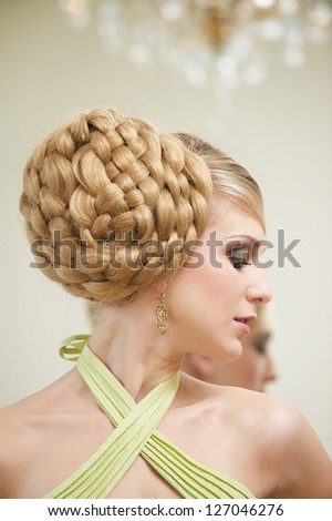 Close up portrait of a bride and wedding hairstyle