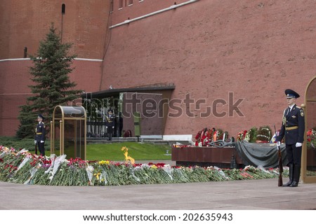 05/11/14 Russia. Moscow. Honor guard at the Tomb of the Unknown Soldier in Alexander Garden.