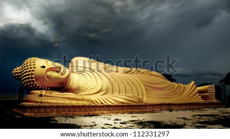 lying statue of Bhuda in the south of Thailand