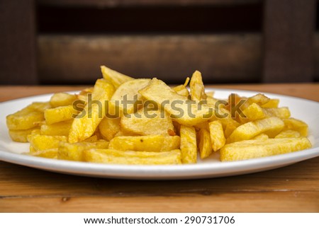Fried potatoes dish