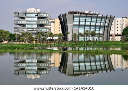 Bangalore, India - April 14, 2013: Bagmane Tech Park Is A Software Technological Park Equipped With All Modern Class Facilities And Is Surrounded By A Lake Near The Entrance.