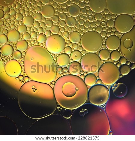 Mixture of olive oil and water / Abstract bubbles