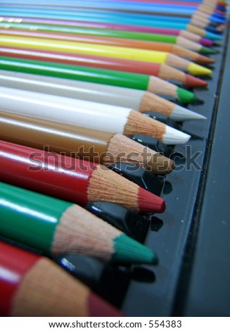 perspective view of a huge pencil box