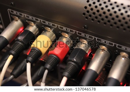 Connected hi-end audio and video cable