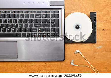Laptop with DVD-rom