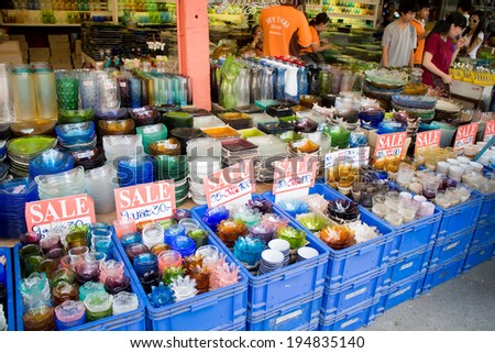 BANGKOK - MAY 25:Ceramic shop at Chatuchak Weekend Market on May 25, 2014 in Bangkok, Thailand. Chatuchak is one of the world\'s largest markets covering over 35 acres with 15,000 stalls
