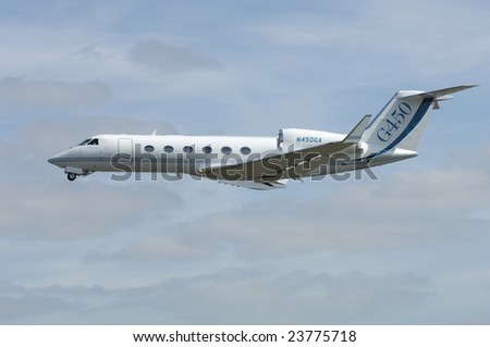 FAIRFORD, UK - JULY 16: Gulfstream G4 takes off at the Royal International Air Tattoo on July 16, 2005 in Fairford, UK.