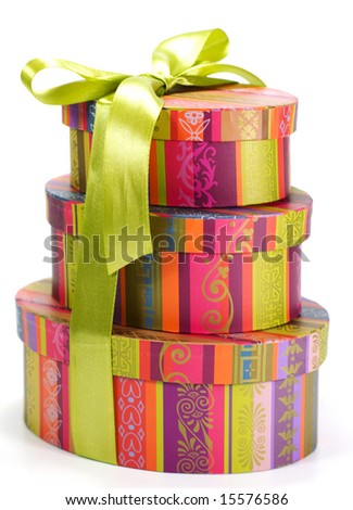 كًٍوًٍلًٍيًٍكًٍشًٍنًٍ رًٍهًٍيًٍبًٍ Stock-photo-pyramid-of-colorful-gift-boxes-with-green-bow-on-white-background-15576586