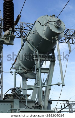 Oil tank - Components of the transformer
