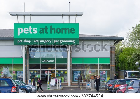 CAMBRIDGE, ENGLAND - 7 May 2015: \'Pets at home\' store in Beehives centre, on Coldhams lane, Cambridge, UK
