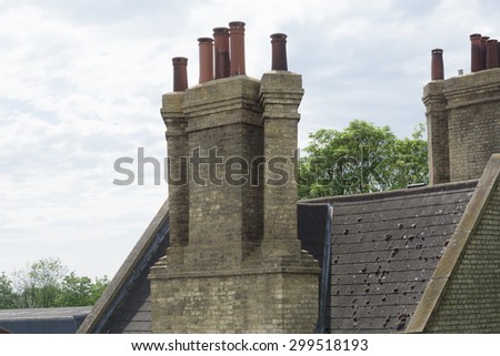 Chimney and rooftop of a traditional English cottage in Cambridge