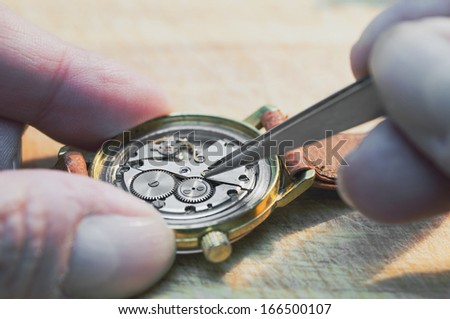 Special tools for repair of clocks