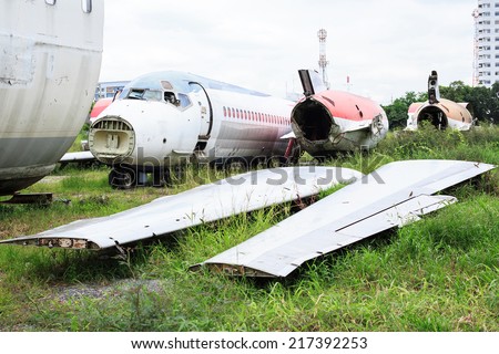 Abandoned Airplane,old crashed plane, plane wreck tourist attraction, Old plane wreck