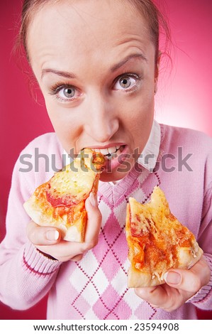 is selena gomez fat. selena gomez eating pizza. Fat