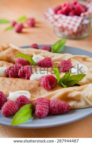 crepes raspberry