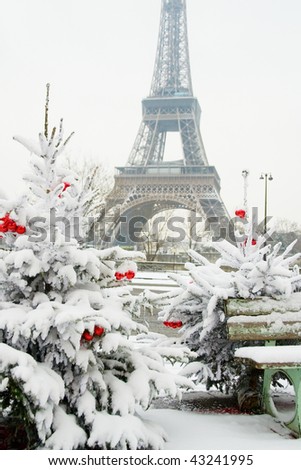 Eiffel Tower Pictures Christmas on Rare Snowy Day In Paris  The Eiffel Tower And Decorated Christmas Tree