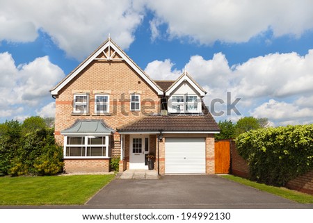 Detached house with a garage