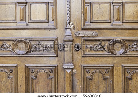 Old oak door with lock and knob, construction