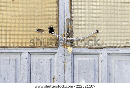 Safe and broken door lock, construction