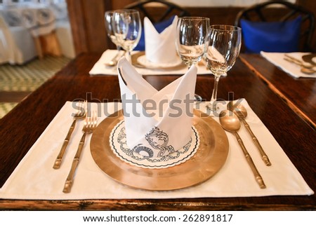 dinner table setting for dinner