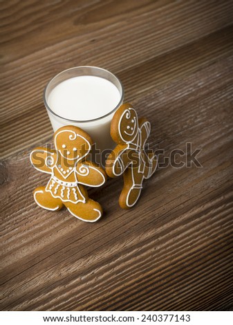 Gingerbread cookies with a glass of milk