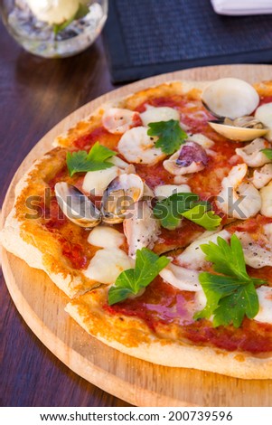 seafood thin crust pizza