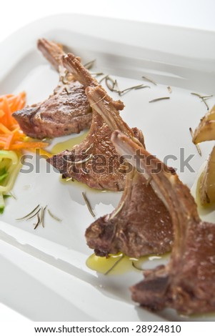 Grilled lamb chops with rosemary