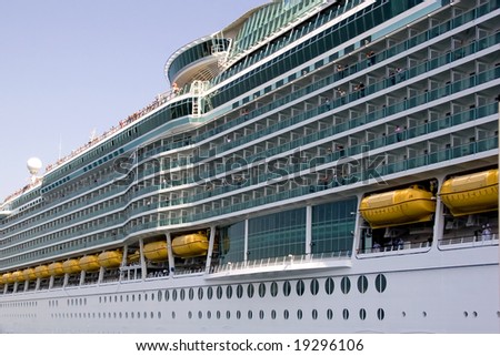 Side view of the cruise ship