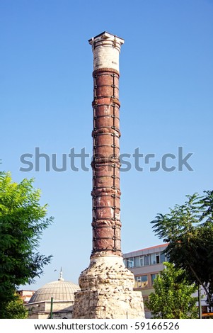 Cemberlitas (column with rings) also name of the region in Istanbul; 35 meter high column from Temple of Apollo. Sultan Mustafa II re-enforced the column with iron rings after big fires
