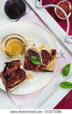 puff pastry tart with figs, cheese and honey