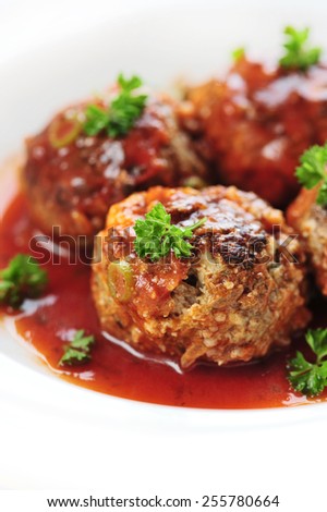 mediterranean meatballs with red sauce