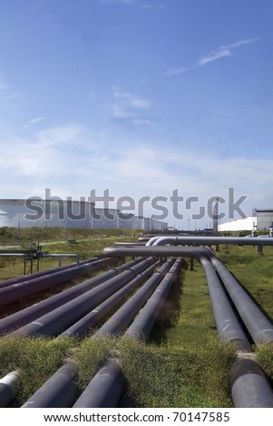 Oil pipes and silos for the petrol industry