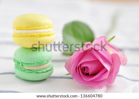 French Macaroons with rose
