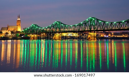 [Obrazek: stock-photo-beautiful-bridge-at-night-an...017497.jpg]