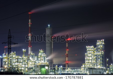 [Obrazek: stock-photo-oil-refinery-at-night-170787881.jpg]