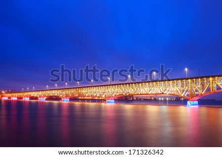 [Obrazek: stock-photo-illuminated-bridge-at-night-171326342.jpg]