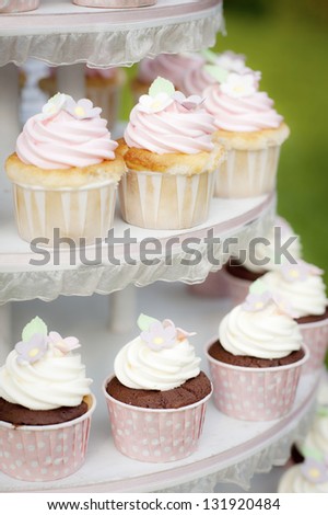 Cup cake on the cake stand