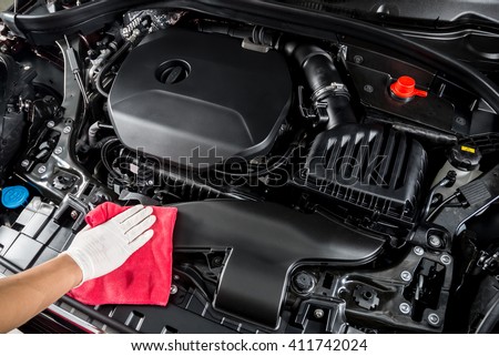 Car detailing series : Cleaning car engine