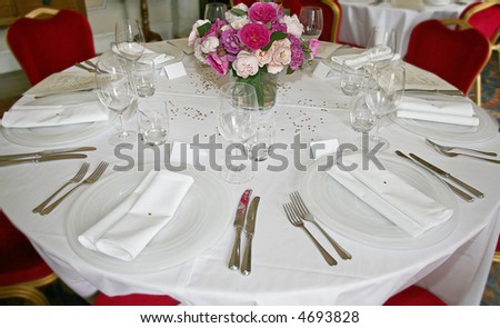 Wedding Reception Table with fresh Flowers  small prinkled gold Hearts and blank name settings