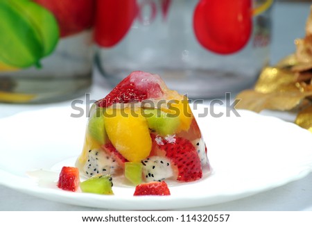mixed fruit jelly with bird\'s nest topping