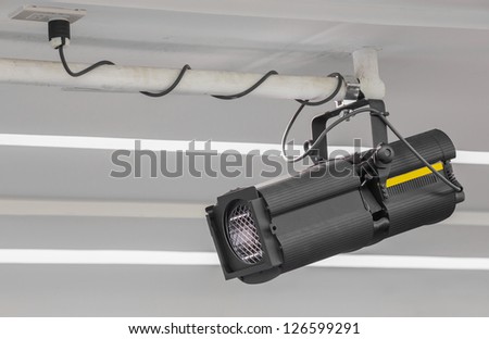 High precision light beam projector