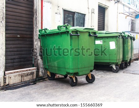A large green recycling bin, Big green bin.