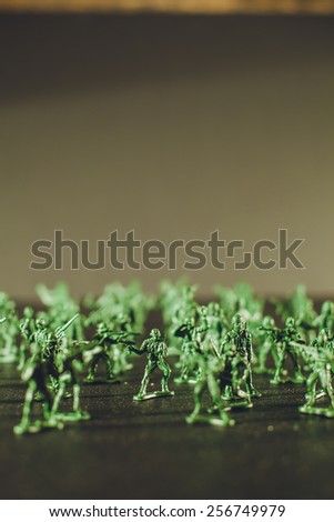 green toy soldiers