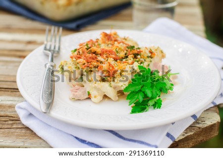 Tuna, Leek, Mornay and Orange Pasta Bake with Bread Crumb and Cheese Topping (Macaroni and Cheese)