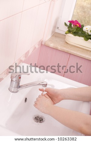 Wash your hands / bathroom