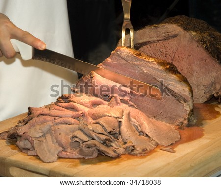 Carving roast beef