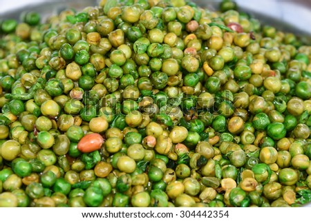 roasted nuts with salt pepper masala, pulses snacks India, street food channa masala dal green peas