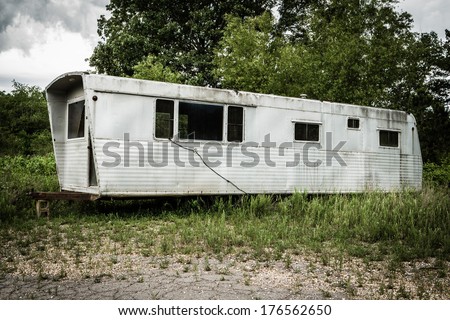 Old Vintage Abandoned Mobile Home Trailer House Camper