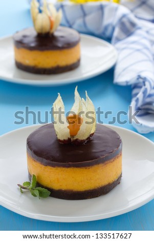 Pumpkin cheesecake with chocolate.