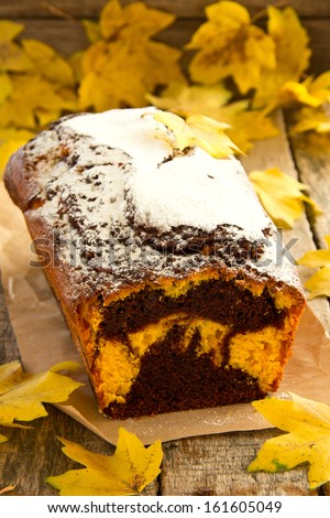 Marble chocolate pumpkin cake with oranges.